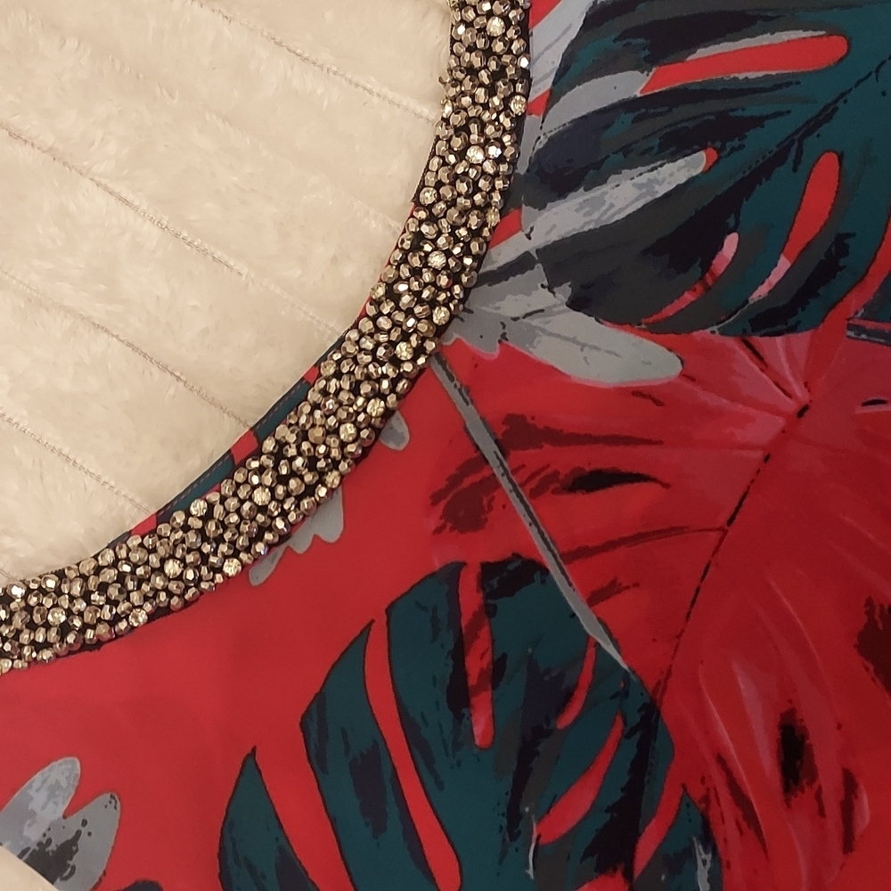 4/$18 Vibrant Tropical Sleeveless Blouse - Picture 4 of 6